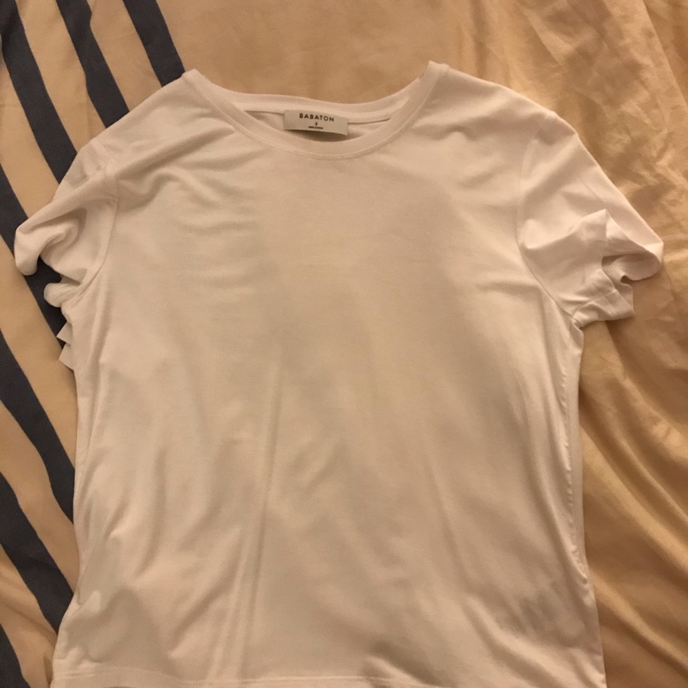 Aritzia Babaton white tee size small